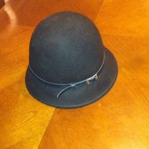 Women's Dark Brown 100% Wool Hat- Like New